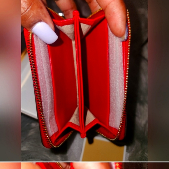 NWT Michael Kors Monogram Zip Around Wallet - Picture 5 of 5